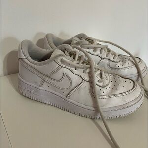 Kids Nike Air Force 1’s US 13C